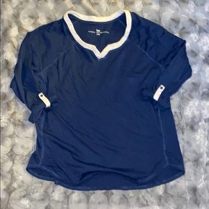 blue 3/4 sleeve tee